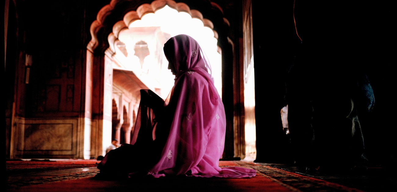 ما هي كفارة الافطار في رمضان.. وما الفرق بينها وبين والفدية؟