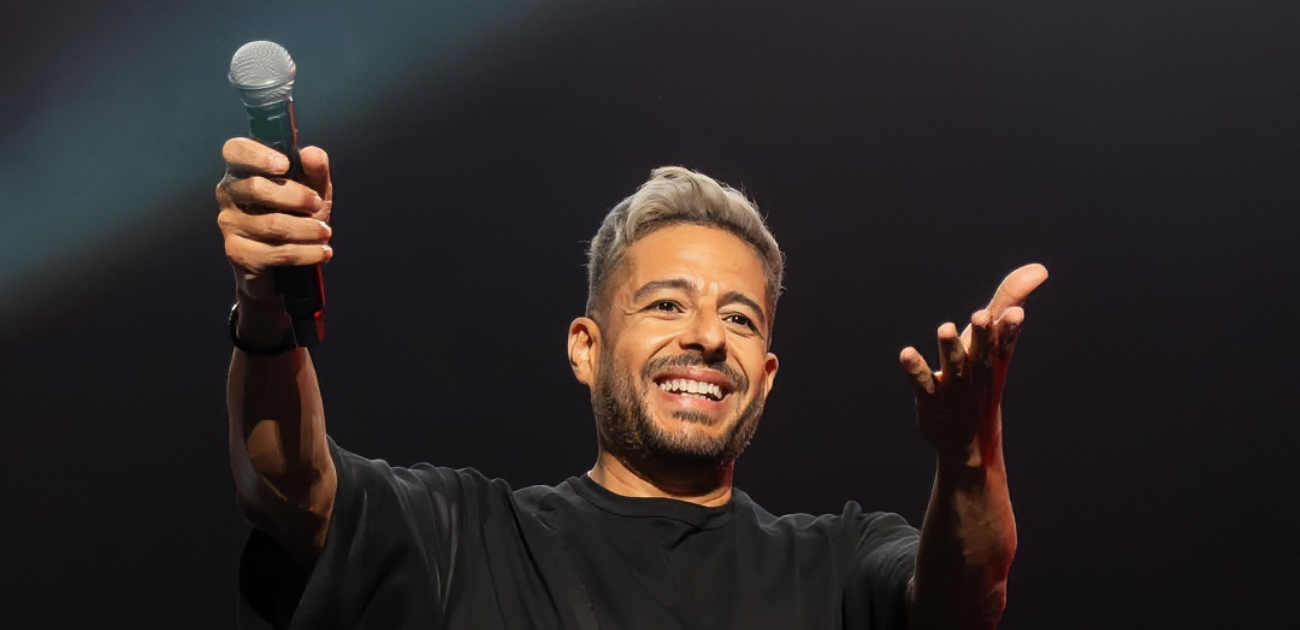 محمد حماقي يصدم جماهيره بصورة من المستشفى!
