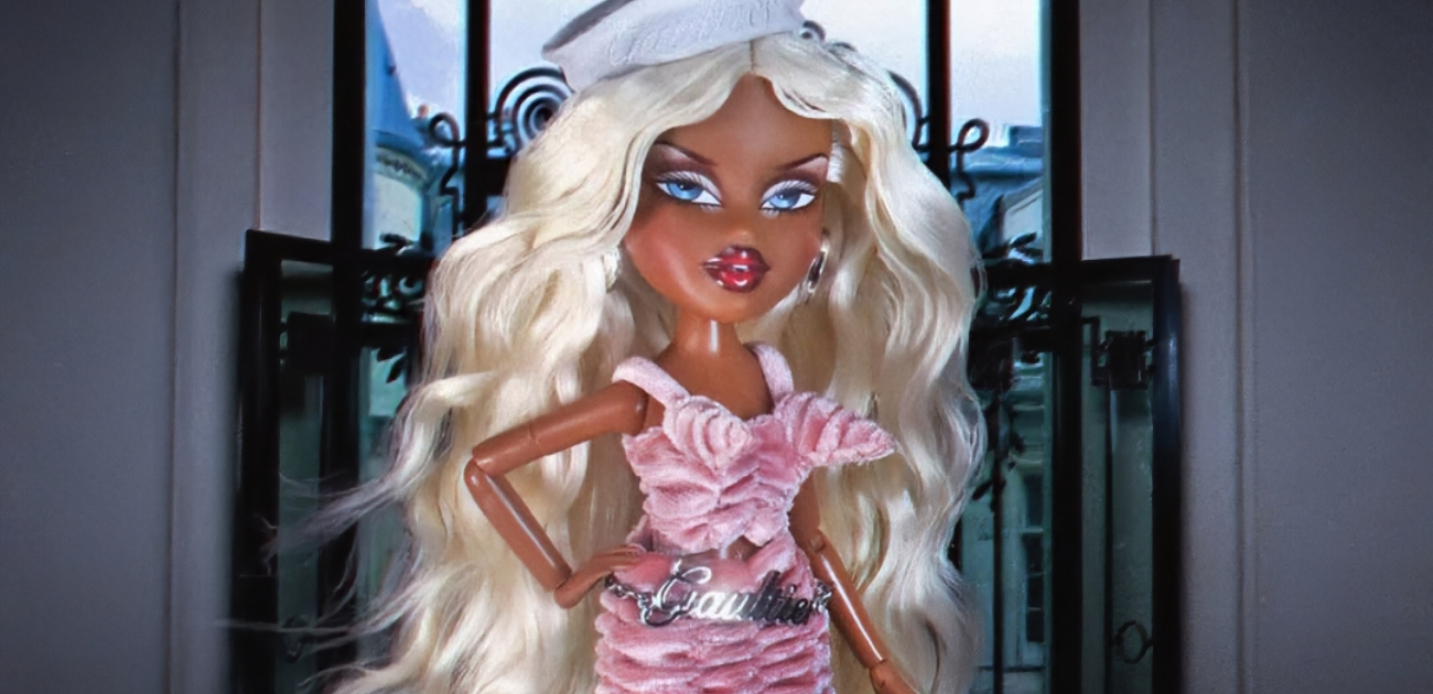 دُمية Bratz بحلّة جديدة تجمع ما بين الجرأة والأناقة والحنين للماضي بتوقيع Gaultier