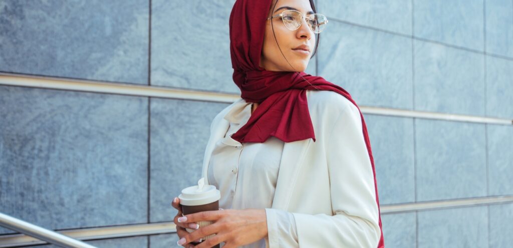 قطع لا غنى عنها لكل فتاة محجبة تهتم بالأناقة السهلة